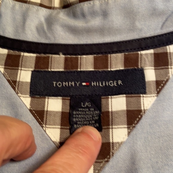 Tommy Hilfiger button Down Shirt - Picture 4 of 9